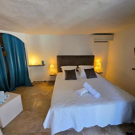 Petra Bianca Suites & Chambres Бонифачо Экстерьер фото