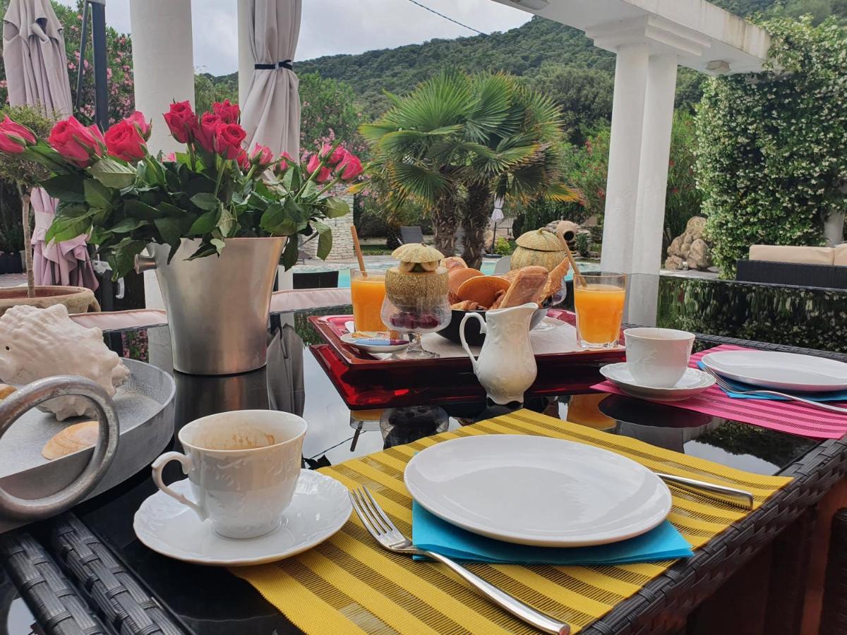 Petra Bianca Suites & Chambres Бонифачо Экстерьер фото