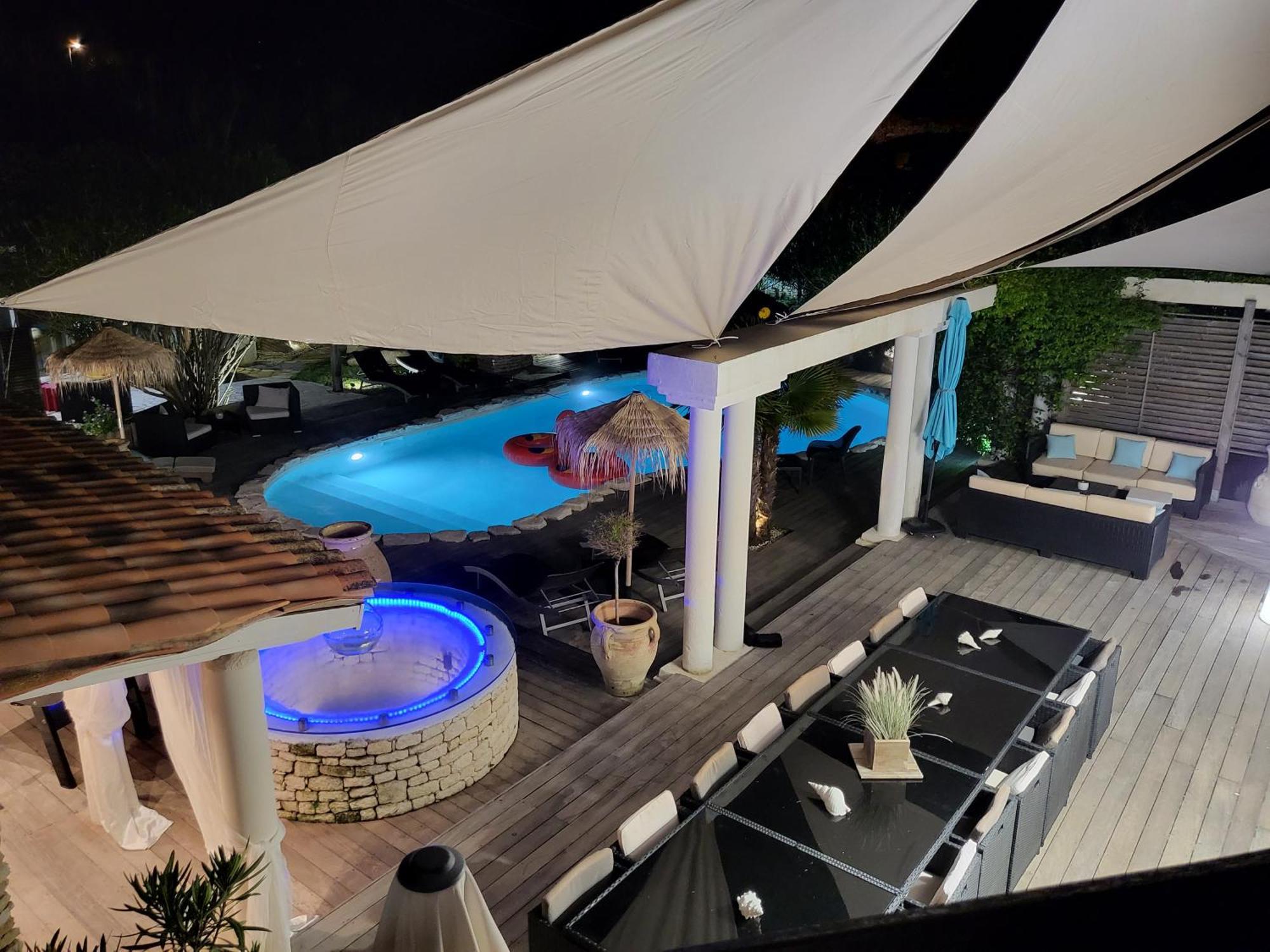 Petra Bianca Suites & Chambres Бонифачо Экстерьер фото